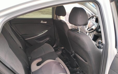 Hyundai Solaris II рестайлинг, 2014 год, 750 000 рублей, 13 фотография