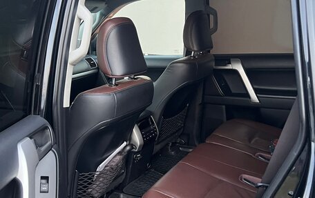 Toyota Land Cruiser Prado 150 рестайлинг 2, 2020 год, 5 100 000 рублей, 11 фотография