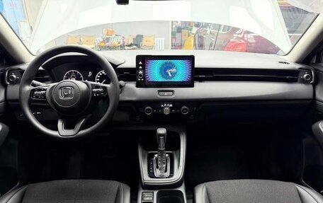 Honda Vezel, 2023 год, 1 800 000 рублей, 10 фотография