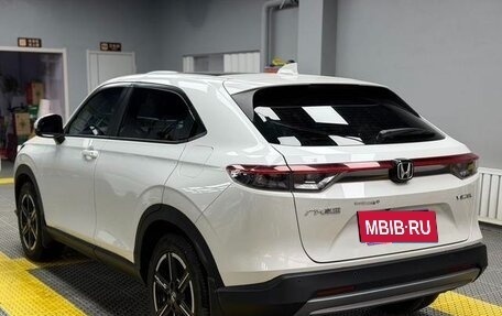 Honda Vezel, 2023 год, 1 800 000 рублей, 6 фотография