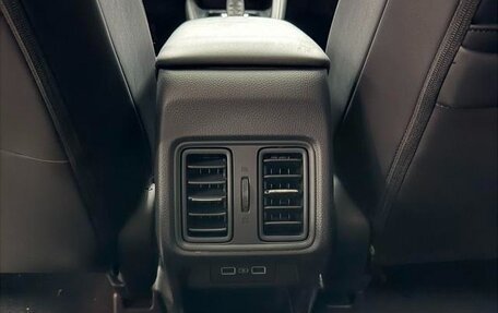 Honda Vezel, 2023 год, 1 800 000 рублей, 18 фотография