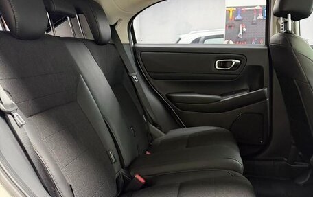 Honda Vezel, 2023 год, 1 800 000 рублей, 17 фотография