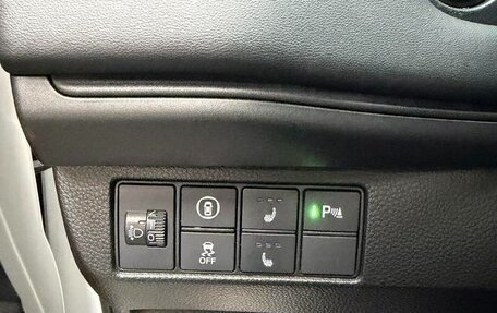 Honda Vezel, 2023 год, 1 800 000 рублей, 15 фотография