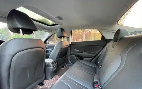 Hyundai Elantra, 2023 год, 1 510 000 рублей, 10 фотография