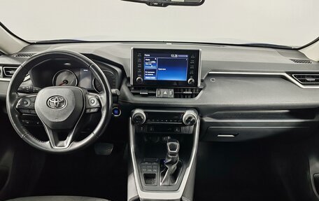 Toyota RAV4, 2022 год, 3 499 000 рублей, 13 фотография