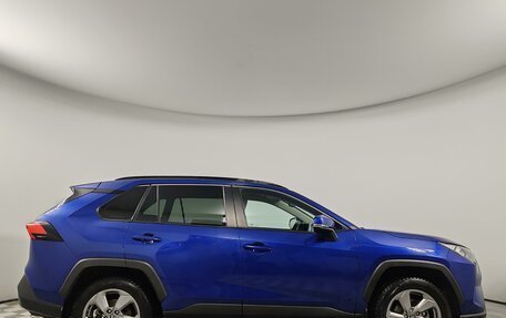 Toyota RAV4, 2022 год, 3 499 000 рублей, 4 фотография