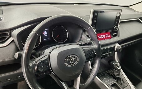Toyota RAV4, 2022 год, 3 499 000 рублей, 21 фотография