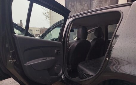 Renault Sandero II рестайлинг, 2015 год, 900 000 рублей, 10 фотография