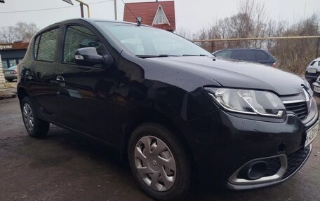 Renault Sandero II рестайлинг, 2015 год, 900 000 рублей, 2 фотография