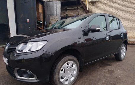 Renault Sandero II рестайлинг, 2015 год, 900 000 рублей, 3 фотография