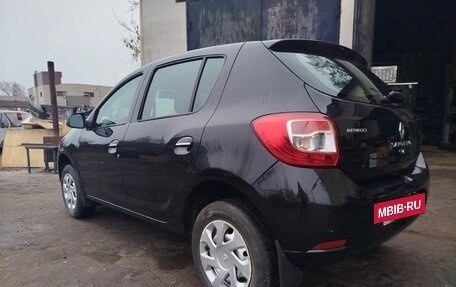 Renault Sandero II рестайлинг, 2015 год, 900 000 рублей, 5 фотография