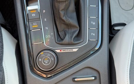 Volkswagen Tiguan II, 2019 год, 2 650 000 рублей, 19 фотография