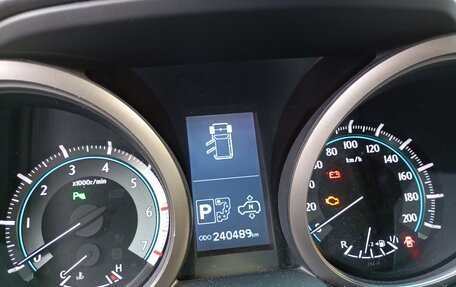 Toyota Land Cruiser Prado 150 рестайлинг 2, 2011 год, 3 500 000 рублей, 6 фотография