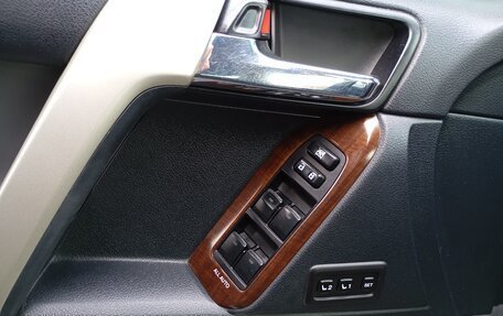 Toyota Land Cruiser Prado 150 рестайлинг 2, 2011 год, 3 500 000 рублей, 10 фотография