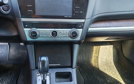 Subaru Outback IV рестайлинг, 2017 год, 2 100 000 рублей, 3 фотография