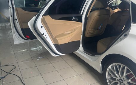 Hyundai Sonata VI, 2012 год, 1 500 000 рублей, 17 фотография