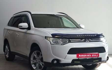 Mitsubishi Outlander III рестайлинг 3, 2013 год, 1 600 000 рублей, 3 фотография