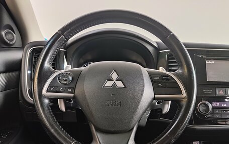 Mitsubishi Outlander III рестайлинг 3, 2013 год, 1 600 000 рублей, 10 фотография