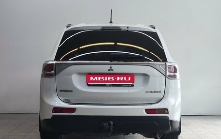 Mitsubishi Outlander III рестайлинг 3, 2013 год, 1 600 000 рублей, 6 фотография