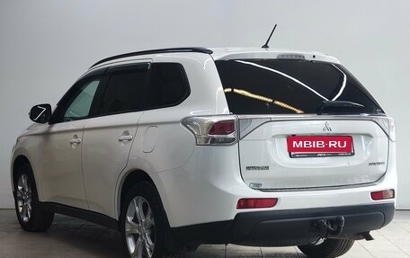 Mitsubishi Outlander III рестайлинг 3, 2013 год, 1 600 000 рублей, 7 фотография