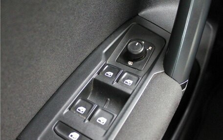 Volkswagen Tiguan II, 2021 год, 2 799 000 рублей, 7 фотография