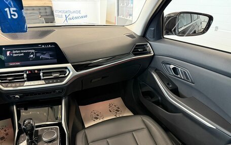 BMW 3 серия, 2019 год, 3 899 900 рублей, 15 фотография