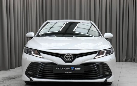 Toyota Camry, 2020 год, 3 270 000 рублей, 2 фотография