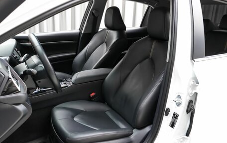 Toyota Camry, 2020 год, 3 270 000 рублей, 9 фотография