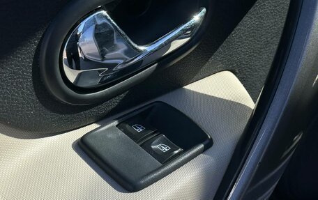 Renault Logan II, 2018 год, 720 000 рублей, 10 фотография