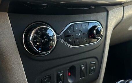 Renault Logan II, 2018 год, 720 000 рублей, 9 фотография