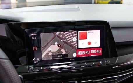 Volkswagen Golf VIII, 2022 год, 1 950 000 рублей, 12 фотография