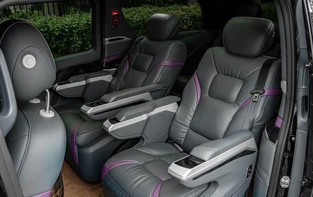 Mercedes-Benz V-Класс, 2023 год, 5 751 000 рублей, 10 фотография