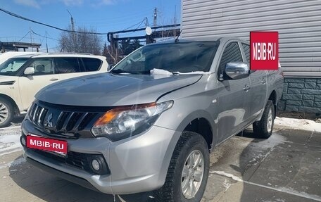 Mitsubishi L200 IV рестайлинг, 2017 год, 1 400 000 рублей, 3 фотография