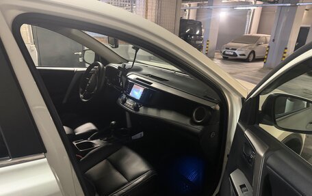 Toyota RAV4, 2016 год, 2 350 000 рублей, 4 фотография