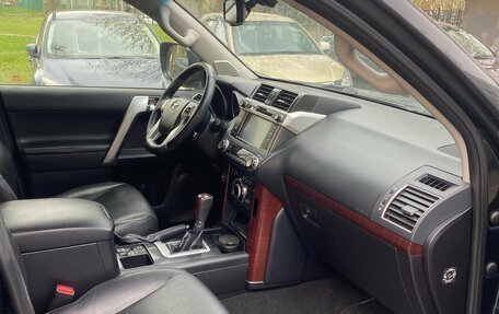 Toyota Land Cruiser Prado 150 рестайлинг 2, 2014 год, 3 400 000 рублей, 5 фотография