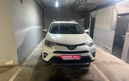 Toyota RAV4, 2016 год, 2 350 000 рублей, 3 фотография