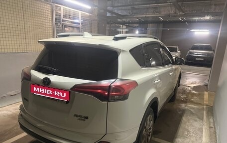 Toyota RAV4, 2016 год, 2 350 000 рублей, 8 фотография