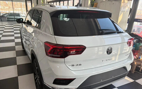 Volkswagen T-Roc I, 2022 год, 1 643 030 рублей, 3 фотография