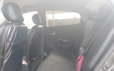 KIA Rio III рестайлинг, 2014 год, 680 000 рублей, 25 фотография