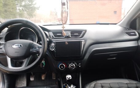 KIA Rio III рестайлинг, 2014 год, 680 000 рублей, 24 фотография