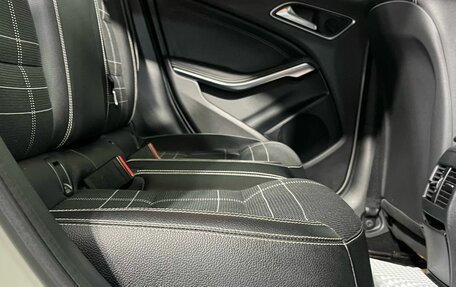 Mercedes-Benz GLA, 2015 год, 2 100 000 рублей, 18 фотография