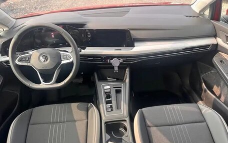 Volkswagen Golf VIII, 2022 год, 1 890 050 рублей, 7 фотография