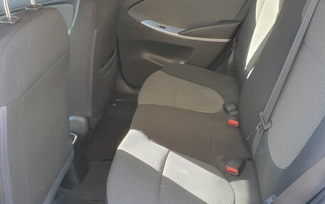 Hyundai Solaris II рестайлинг, 2014 год, 800 000 рублей, 9 фотография