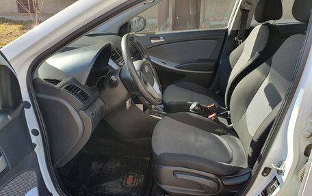 Hyundai Solaris II рестайлинг, 2014 год, 800 000 рублей, 8 фотография