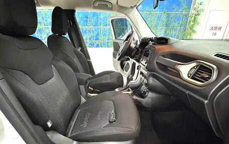 Jeep Renegade I рестайлинг, 2019 год, 1 290 000 рублей, 8 фотография