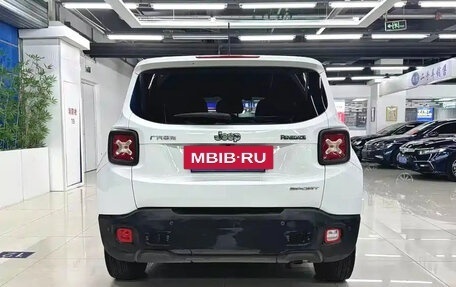 Jeep Renegade I рестайлинг, 2019 год, 1 290 000 рублей, 4 фотография