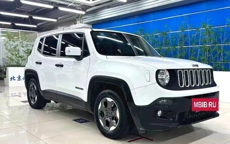 Jeep Renegade I рестайлинг, 2019 год, 1 290 000 рублей, 2 фотография