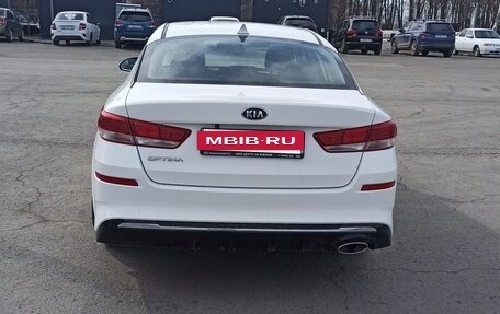 KIA Optima IV, 2019 год, 1 650 000 рублей, 2 фотография