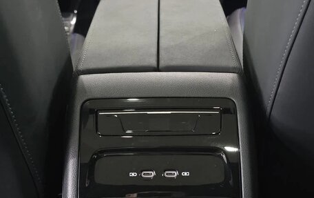 Volkswagen Tiguan, 2026 год, 4 600 000 рублей, 28 фотография