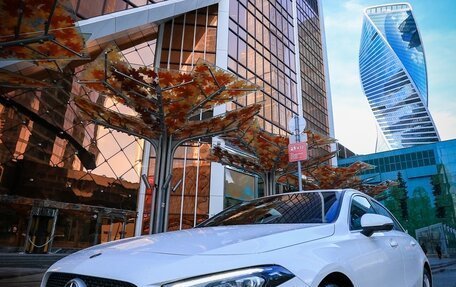 Mercedes-Benz A-Класс, 2019 год, 2 450 000 рублей, 2 фотография